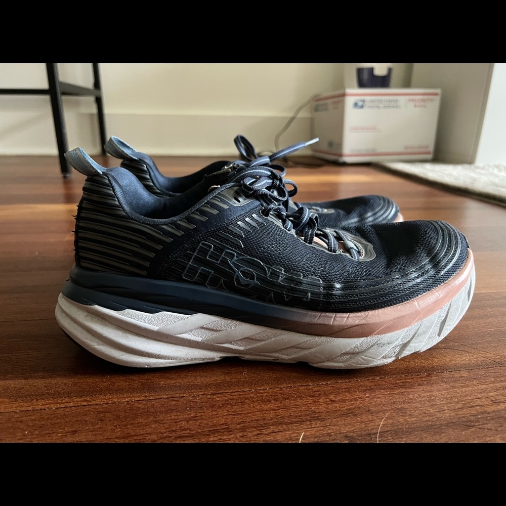 Women’s Hoka Bondi 6 Running Shoes Sz 9.5 womens 8 mens